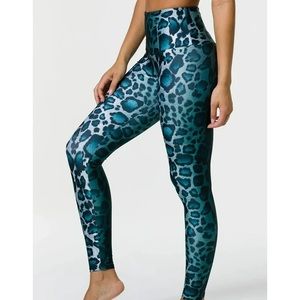 Onzie Jade Leopard XS leggings